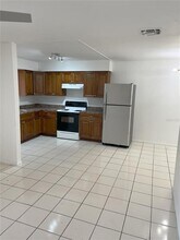 3814 Valley Tree Dr in Tampa, FL - Building Photo - Building Photo