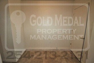 1103 Lansberry Ct in Killeen, TX - Building Photo - Building Photo