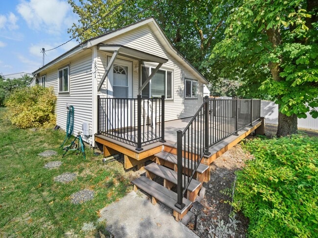 property at 3821 E 32nd Ave