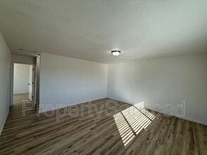 911 E H St in Lathrop, CA - Building Photo - Building Photo