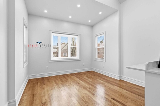 21-28-28 48th St in Queens, NY - Building Photo - Building Photo