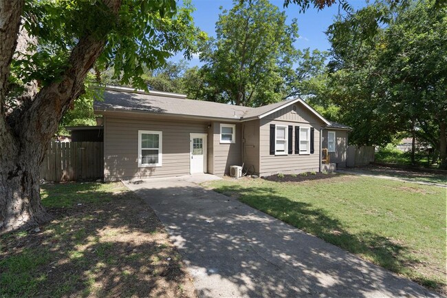 1012 Barbara Dr in San Marcos, TX - Building Photo - Building Photo