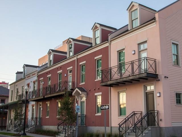 Bienville Basin Apartments in New Orleans, LA - Building Photo