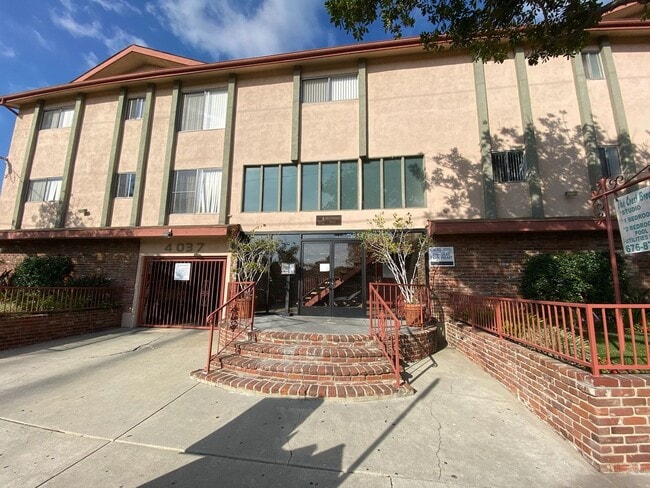 4037c in Hawthorne, CA - Foto de edificio - Building Photo