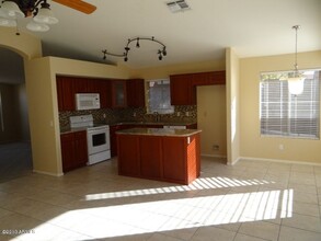 5343 W Oraibi Dr in Glendale, AZ - Building Photo - Building Photo