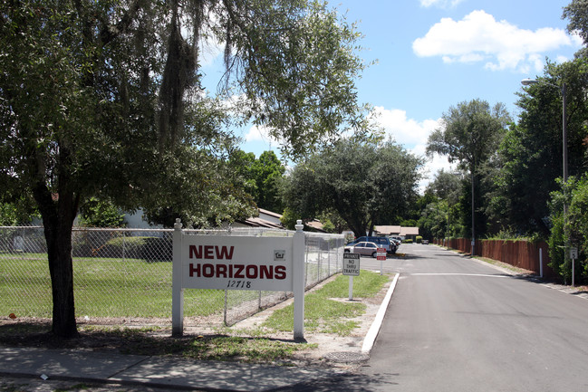 New Horizons Apartments in Tampa, FL - Foto de edificio - Building Photo