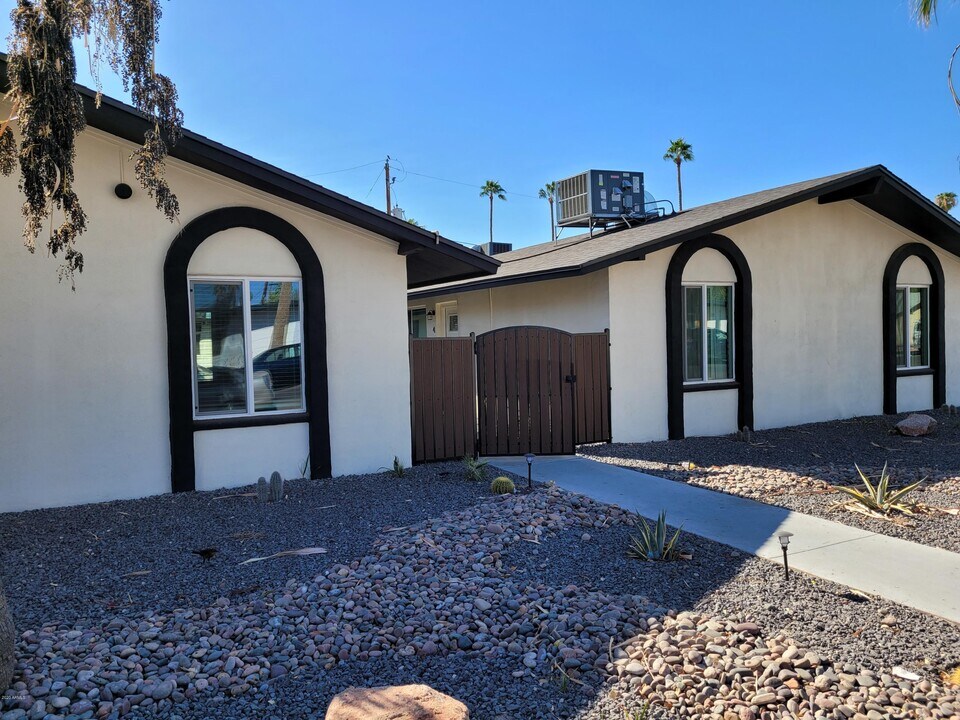 6713 E Cheery Lynn Rd in Scottsdale, AZ - Building Photo