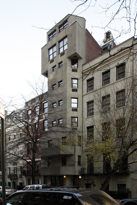 57 E 75th St in New York, NY - Building Photo