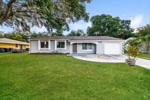 5192 Cambay St in North Port, FL - Building Photo