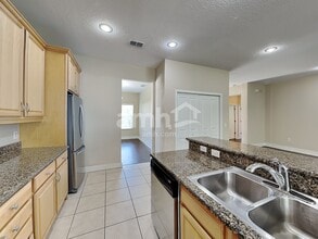 6405 Oyster Island Cove in Apollo Beach, FL - Foto de edificio - Building Photo