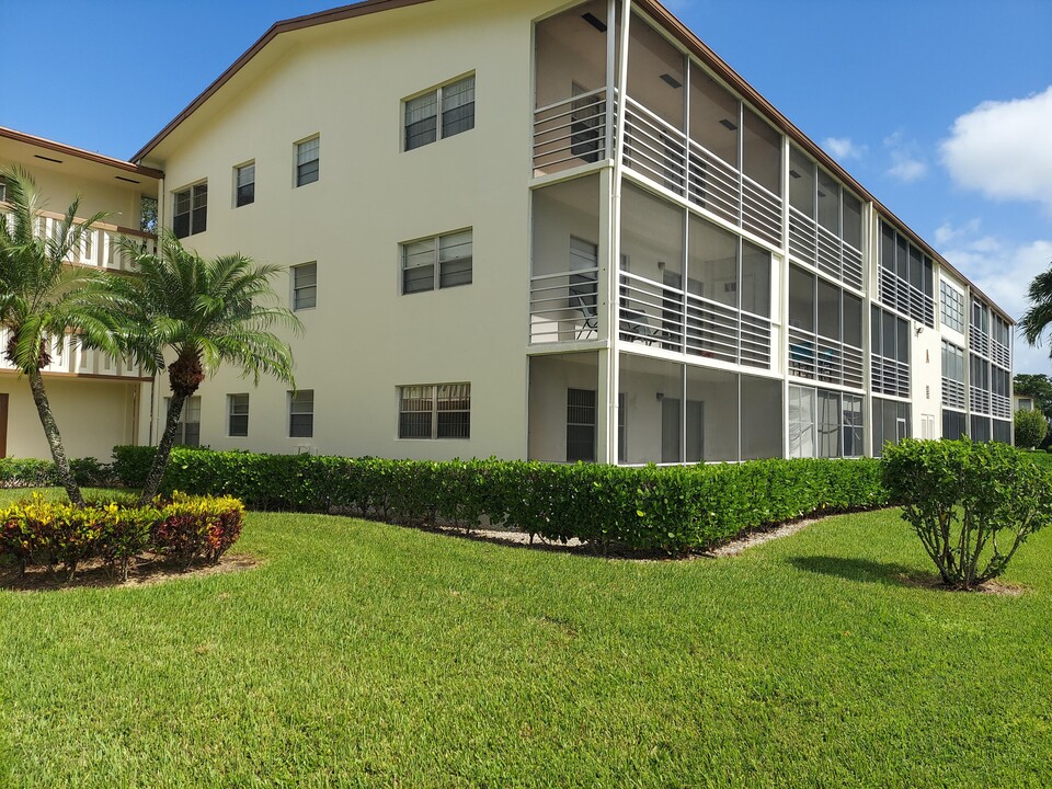 5 Mansfield A in Boca Raton, FL - Building Photo