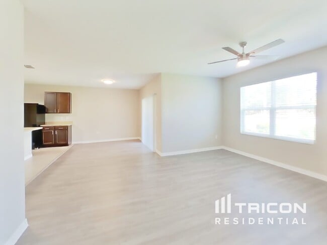 16121 Yelloweyed Dr in Clermont, FL - Building Photo - Building Photo