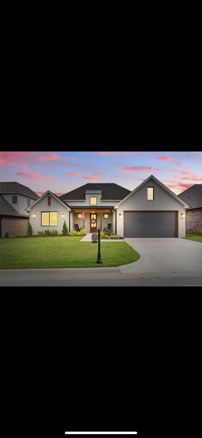 property at 10215 E 121st Pl S