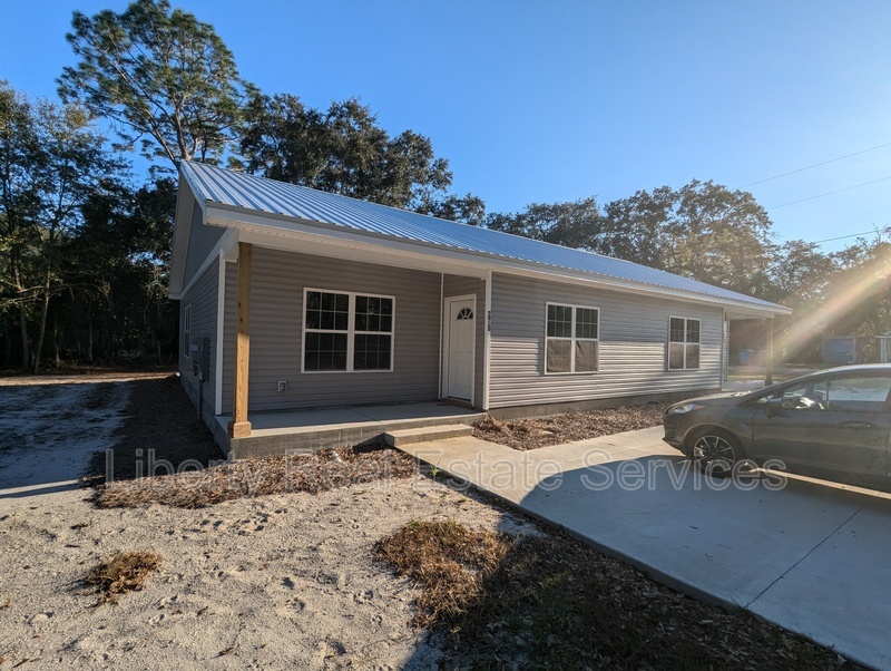 275 Myrtle Ave in Jesup, GA - Building Photo