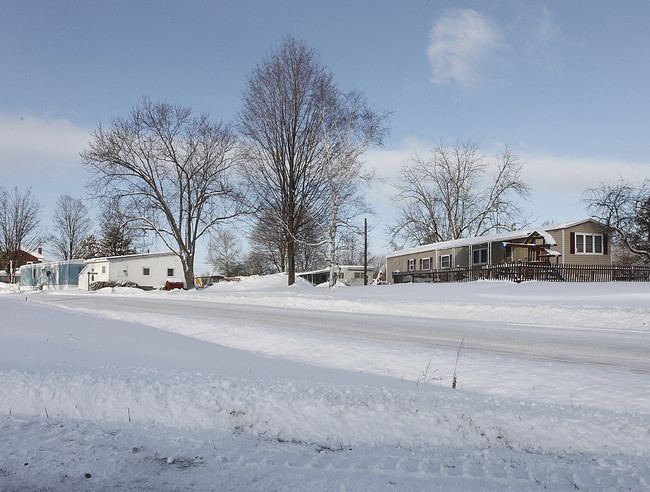 1-121 Green Acre Dr in Oneonta, NY - Foto de edificio - Building Photo