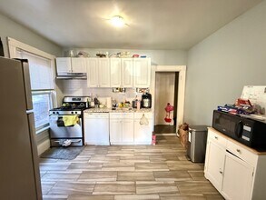 832 Huntington Ave, Unit 3 in Boston, MA - Building Photo - Building Photo