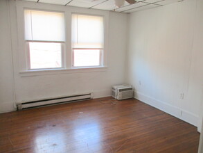 551 8th St, Unit #2B in Ambridge, PA - Building Photo - Building Photo