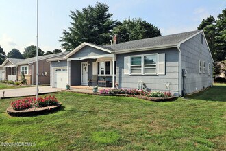 43 Whitmore Dr in Toms River, NJ - Building Photo - Building Photo