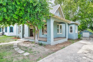1719 McKinley Ave in San Antonio, TX - Building Photo