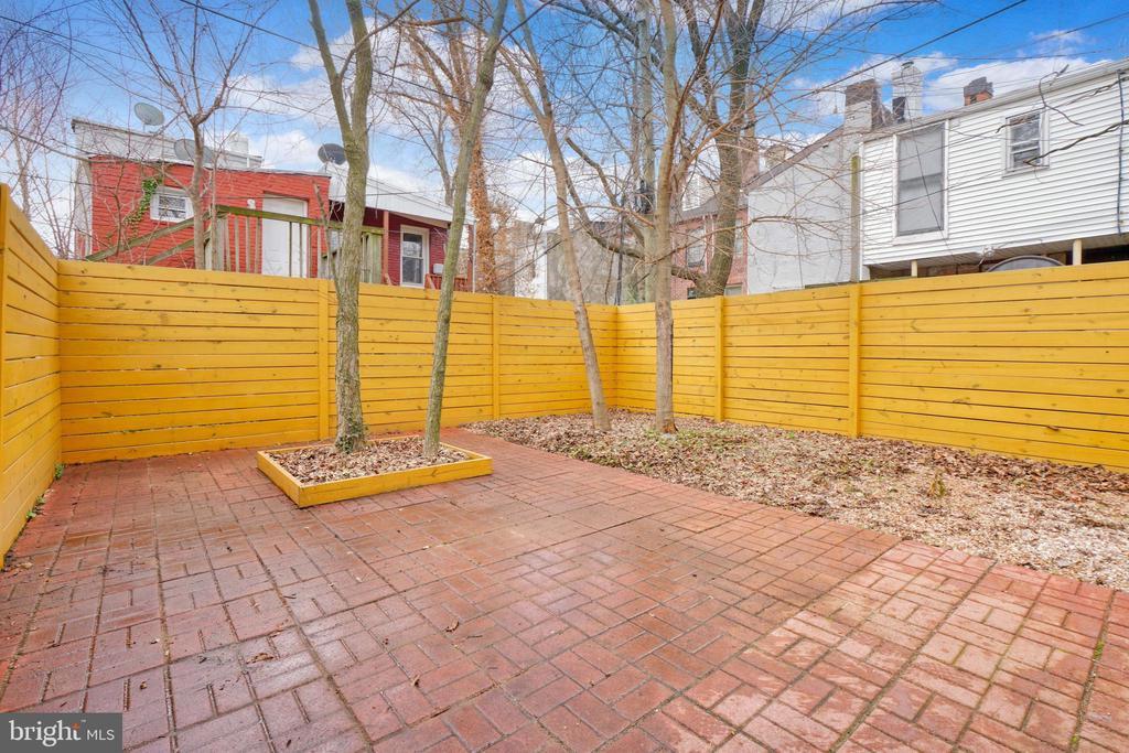 1029 Booth St in Baltimore, MD - Building Photo