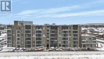5055 Greenlane in Lincoln, ON - Building Photo