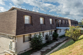 Augusta Place in North Little Rock, AR - Building Photo - Building Photo