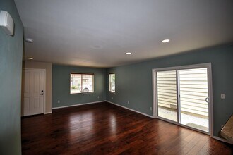 8724 Stockholm Ln NE in Lacey, WA - Building Photo - Building Photo