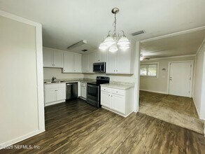 10824 Indies Dr N in Jacksonville, FL - Building Photo - Building Photo