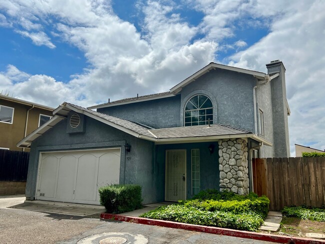 property at 725 Comondu Ct