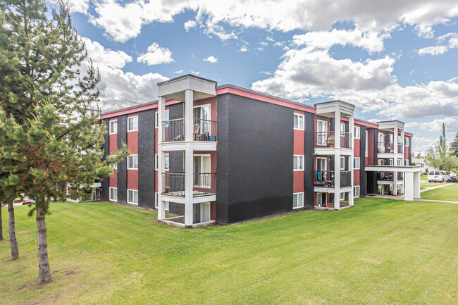 Parkview Apartments in Edmonton, AB - Building Photo - Building Photo