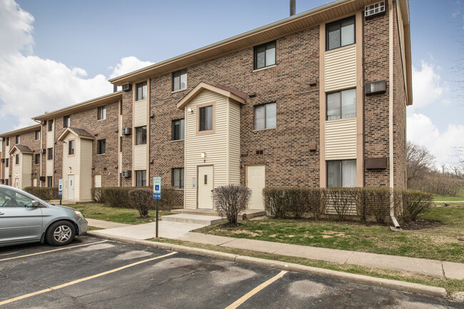 property at 2 Echo Ct