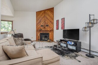 384 Explorer Ct in Grand Junction, CO - Building Photo - Building Photo