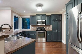 23529 Tamarack Ln in Maple Ridge, BC - Building Photo - Building Photo