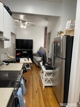 5 Cleveland Pl, Unit 8 in Boston, MA - Foto de edificio - Building Photo