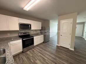 3801 Miller Dr in Greensboro, NC - Building Photo - Building Photo