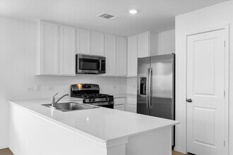 117 Little Sparklers Lp in Hutto, TX - Building Photo - Building Photo