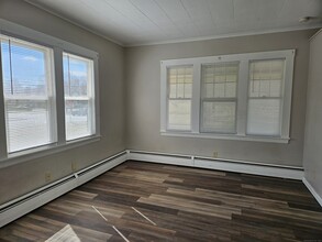 225 Unionville Ave in Plainville, CT - Building Photo - Building Photo