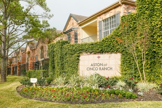 Aston at Cinco Ranch in Katy, TX - Foto de edificio - Building Photo