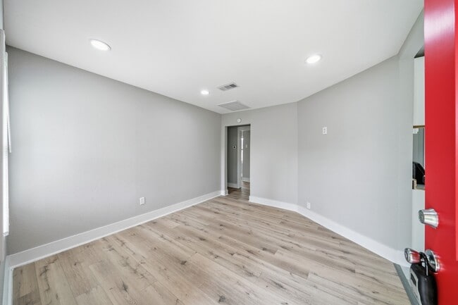 property at 1718 Miami Rd
