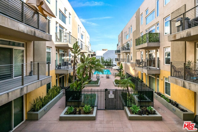 property at 250 N 1st St