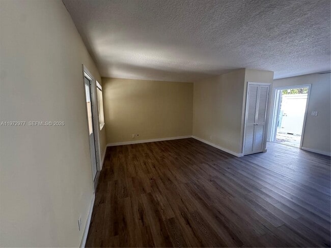 property at 707 S 19th Ave