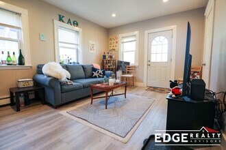 37 Long Ave, Unit 1 in Boston, MA - Foto de edificio - Building Photo