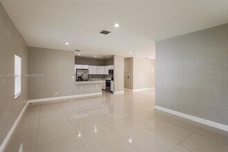 2835 NW 14th St in Fort Lauderdale, FL - Building Photo - Building Photo