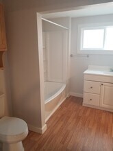 1375 Whittier Ave SE, Unit B in Port Orchard, WA - Building Photo - Building Photo