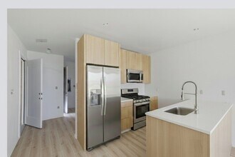 1035 Commonwealth Ave in Boston, MA - Foto de edificio - Building Photo