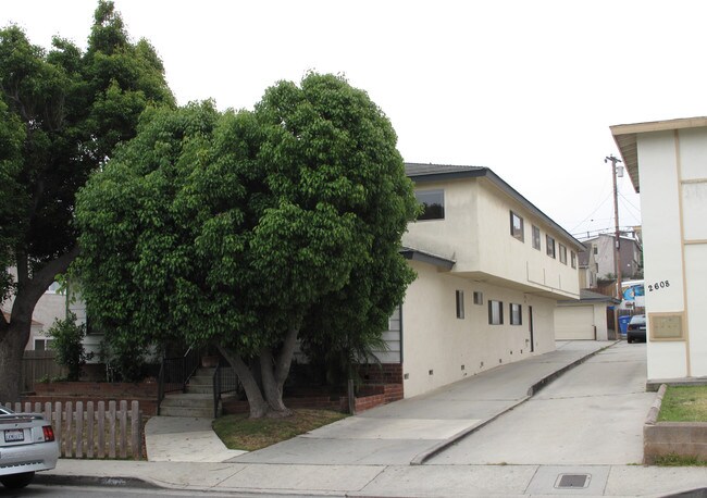 2610 Curtis Ave in Redondo Beach, CA - Foto de edificio - Building Photo