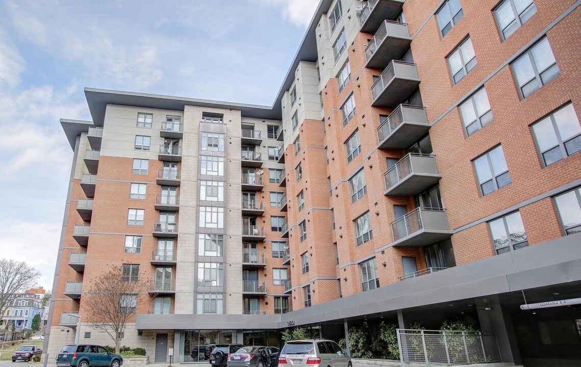 3883 Connecticut Ave NW, Unit 814 in Washington, DC - Building Photo