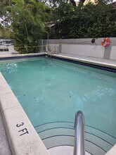 8950 NE 8th Ave, Unit 503 in Miami, FL - Foto de edificio - Building Photo