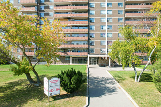 Majorca Towers in Toronto, ON - Building Photo - Building Photo