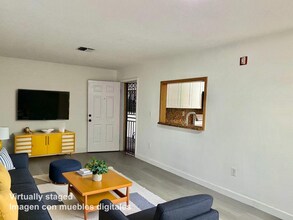 8851 NW 119th St in Hialeah, FL - Building Photo - Building Photo